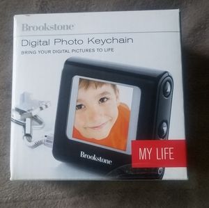 Brookstone Digital Photo Keychain